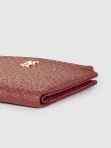 Baggit Women Abstract Textured Two Fold Wallet