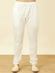 Manyavar Floral Embroidered Regular Sequinned Kurta With Pyjamas