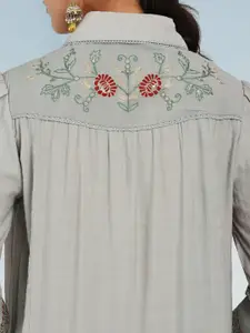 Lakshita Embroidered Straight Kurti