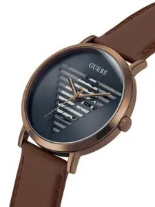 GUESS Men Embellished Dial Leather Straps Analogue Watch GW0503G4