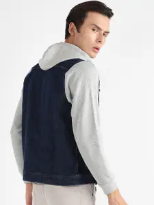 Campus Sutra Winter Wear Windcheater Colourblocked Hooded Cotton Denim Jacket