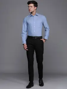 Louis Philippe Solid Classic Fit Pure Cotton Formal Shirt