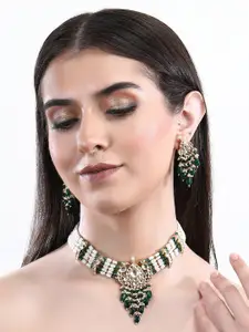 AURAA TRENDS Gold-Plated Kundan-Studded & Beaded Choker Necklace & Earrings