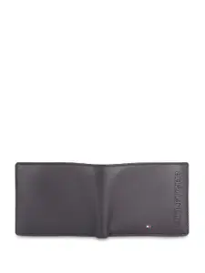 Tommy Hilfiger Men Leather Two Fold Wallet