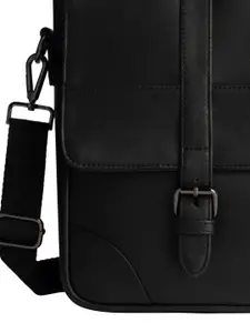 Gauge Machine 16" Black Laptop messenger Bag