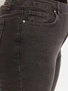 Trendyol Women Plus Size Mid-Rise Clean Look Stretchable Jeans