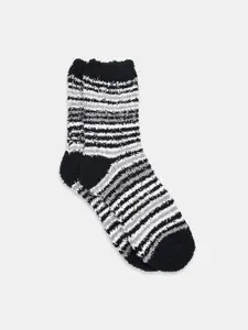 BYFORD by Pantaloons Men Striped Fuzzy Calf-Length Socks
