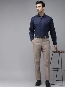 Van Heusen Men Opaque Checked Pure Cotton Formal Shirt