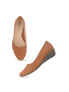 DressBerry Tan Round Toe Pumps Wedge Heels