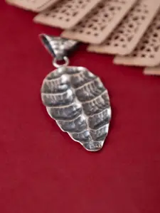 Shyle 92.5 Sterling Silver Sookha Patta Pendant