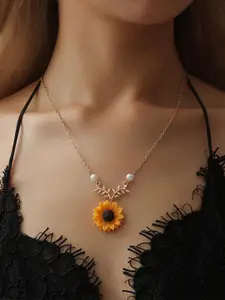 VAGHBHATT Gold-Plated Sunflower Leaf Antique Pendant Chain Necklaces