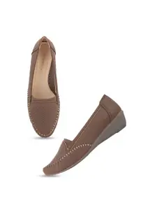 DressBerry Brown Textured Closed Back Wedge Pumps