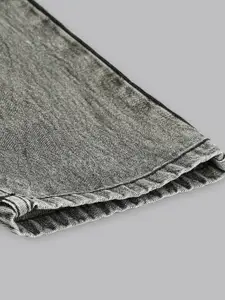 Chemistry Women Straight Fit High-Rise Heavy Fade Clean Look Cotton Cropped Jeans