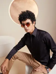 DENNISON Smart Opaque Cotton Casual Shirt