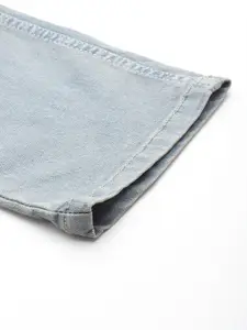 The Roadster Lifestyle Co. Men Slim Fit Light Fade Stretchable Jeans