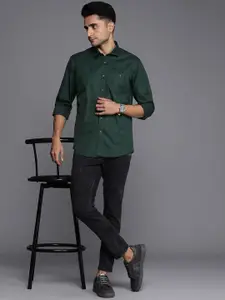 Louis Philippe Jeans Solid Slim Fit Casual Shirt