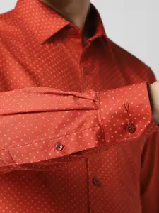 Van Heusen Long Sleeves Spread Collar Cotton Opaque Party Shirt