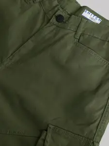 Snitch Men Olive Green Mid-Rise Smart Loose Fit Cargos Trousers