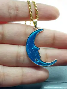 FIMBUL Gold-Plated Contemporary Moon Pendant With Chain