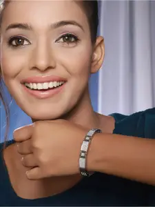 Saraf RS Jewellery Women Silver-Plated American Diamond Kada Bracelet