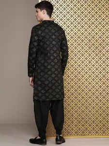 House of Pataudi Men Jashn Sequinned Kurta With Salwar