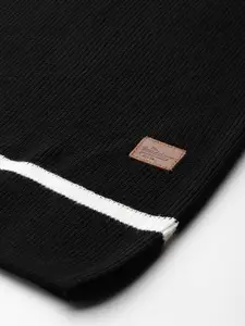 Roadster Men Solid Pullover