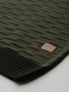 Roadster Men Solid Pullover