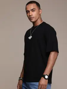 Roadster Men Typography Printed Relaxed Fit T-shirt