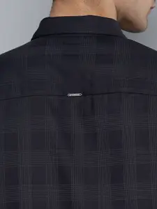 Levis Men Slim Fit Tartan Checks Casual Shirt