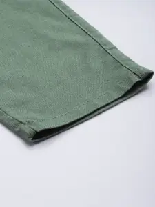 Levis Men Solid Tapered Fit Trousers