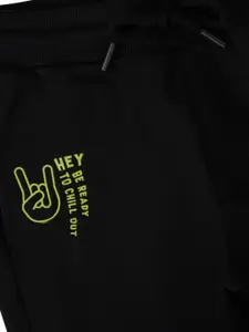 Gini and Jony Boys Graphic Printed Cotton Straight Fit Mid-Rise Jogger