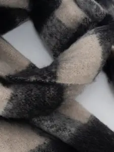 Kazo Checked Woollen Scarf