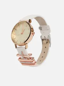 HAUTE SAUCE by  Campus Sutra Round Analog Watch With L Watch Charm AW23_HSCW5129