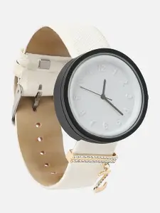 HAUTE SAUCE by  Campus Sutra Round Analogue Watch With Z Initial Watch Charm AW23_HSCW5105
