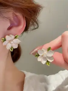 VAGHBHATT Gold-Plated Stones Studded Studs Earrings