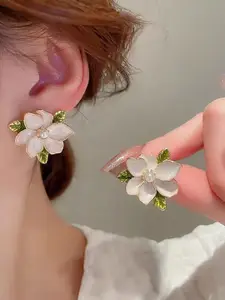 VAGHBHATT Gold-Plated Stones Studded Studs Earrings