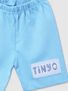 Moms Love Infant Boys Graphic Printed Pure Cotton T-shirt with Shorts