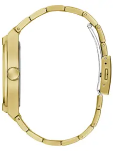 GUESS Men Patterned Dial & Stainless Steel Straps Analogue Watch GW0661G2