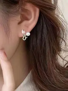 VAGHBHATT Gold-Plated Contemporary Stone Studded & Pearl Beaded Drop Earrings