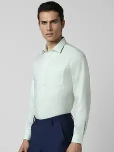 Van Heusen Spread Collar Cotton Formal Shirt