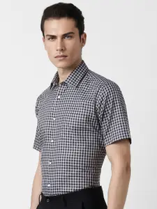 Van Heusen Checked Spread Collar Slim Fit Cotton Formal Shirt