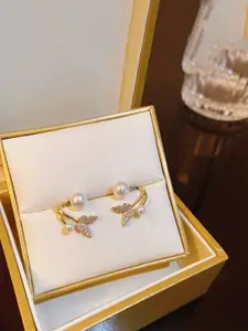 VAGHBHATT Animal Shaped Gold-Plated Studs Earrings