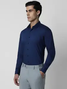 Van Heusen Slim Fit Solid Formal Shirt