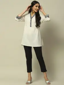 Rangriti Embroidered V-Neck Thread Work Straigth Kurti
