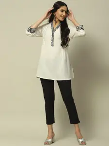 Rangriti V-Neck Straight Kurtis