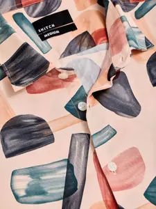 Snitch Peach Coloured Classic Slim Fit Geometric Printed Casual Shirt