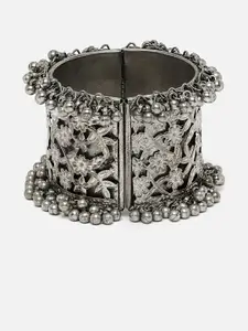 PANASH Silver-Plated Floral Shaped Kada Bangle