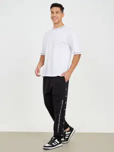 Styli Men Oversized Side Vertical Print and Popper Detail Joggers