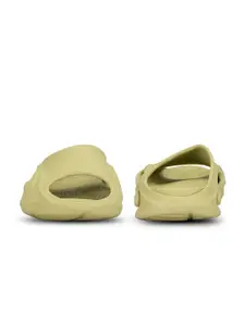 Atom Men Self Design Clogs