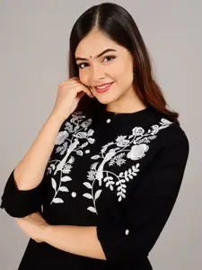 NEW4U Embroidered Straight Kurta